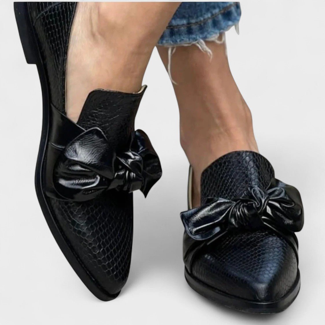 Aina | Bow-Detail Black Loafers