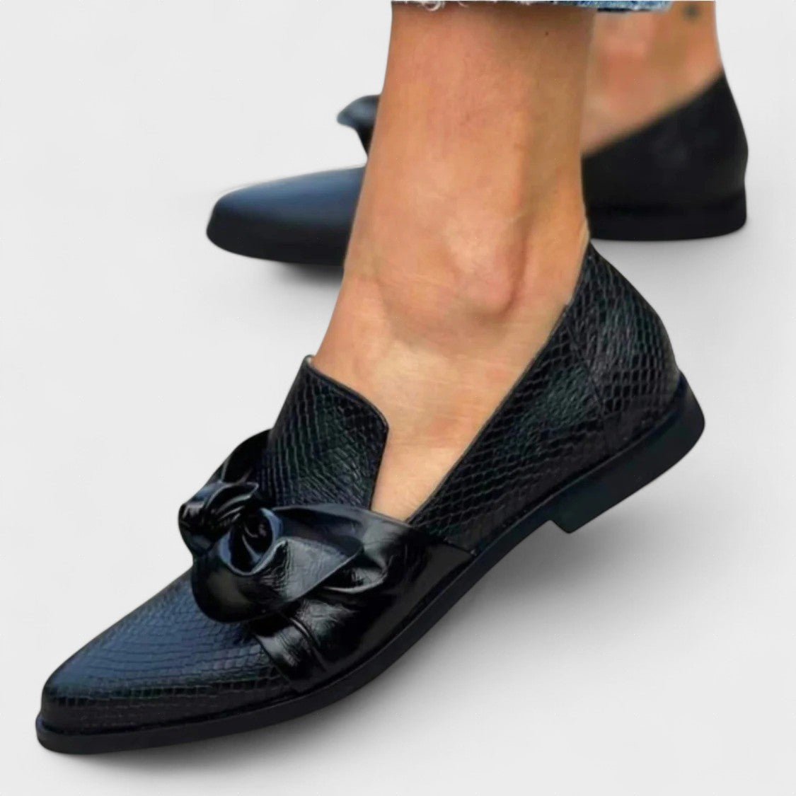 Aina | Bow-Detail Black Loafers