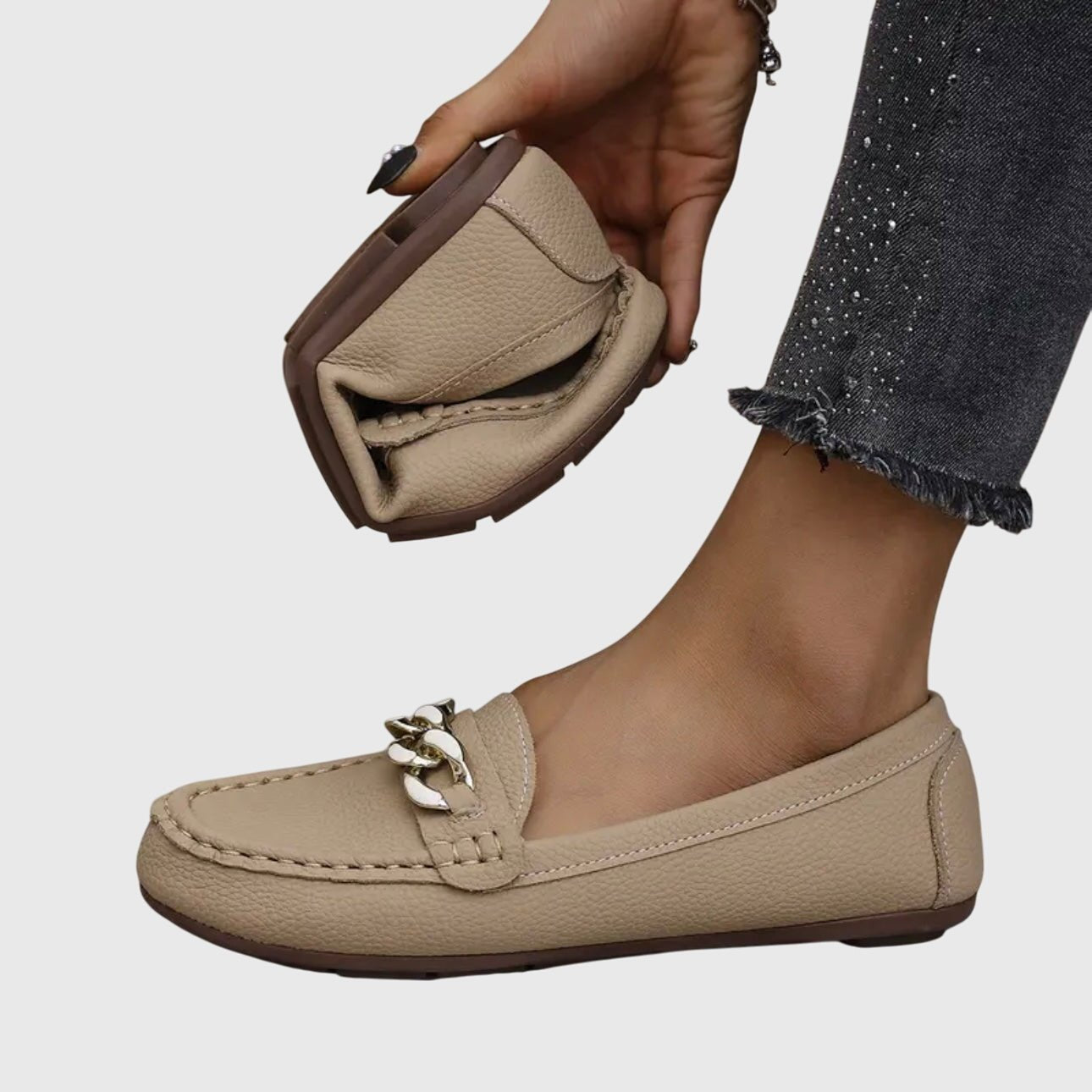Hui Min | Chain-Detail White Loafers