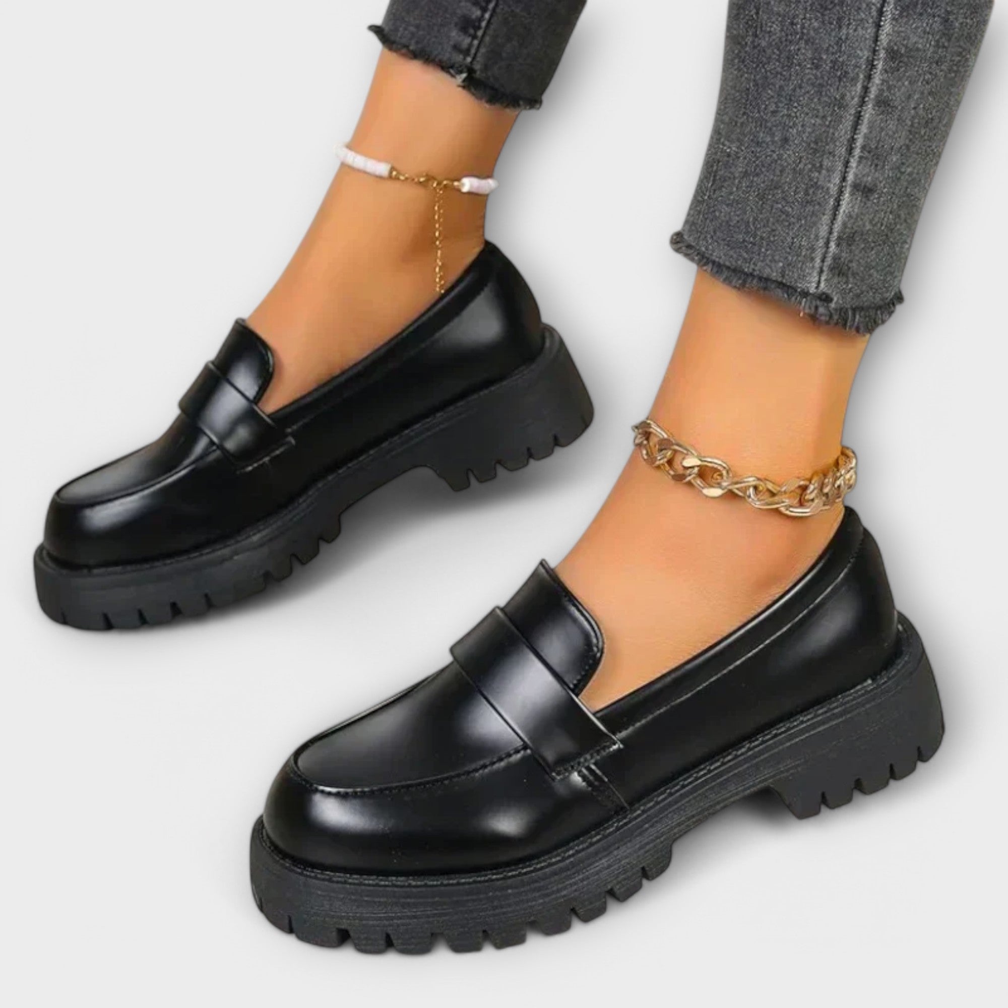 Hui Qi | Classic Black Loafers
